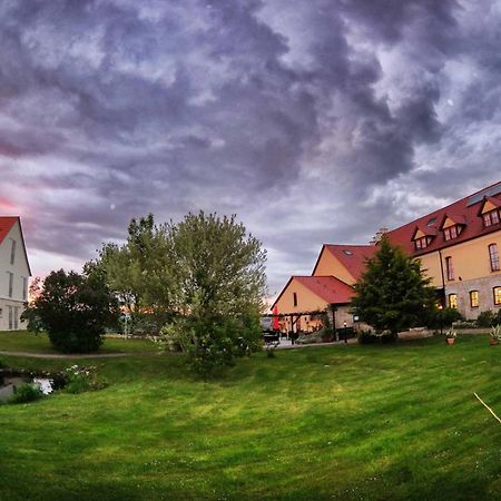 Hotel Und Restaurant Rittergut Kreipitzsch Naumburg  Ngoại thất bức ảnh