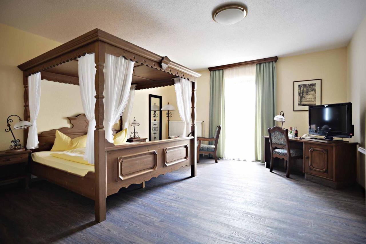 Hotel Und Restaurant Rittergut Kreipitzsch Naumburg  Ngoại thất bức ảnh