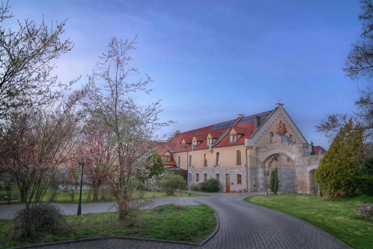 Hotel Und Restaurant Rittergut Kreipitzsch Naumburg  Ngoại thất bức ảnh