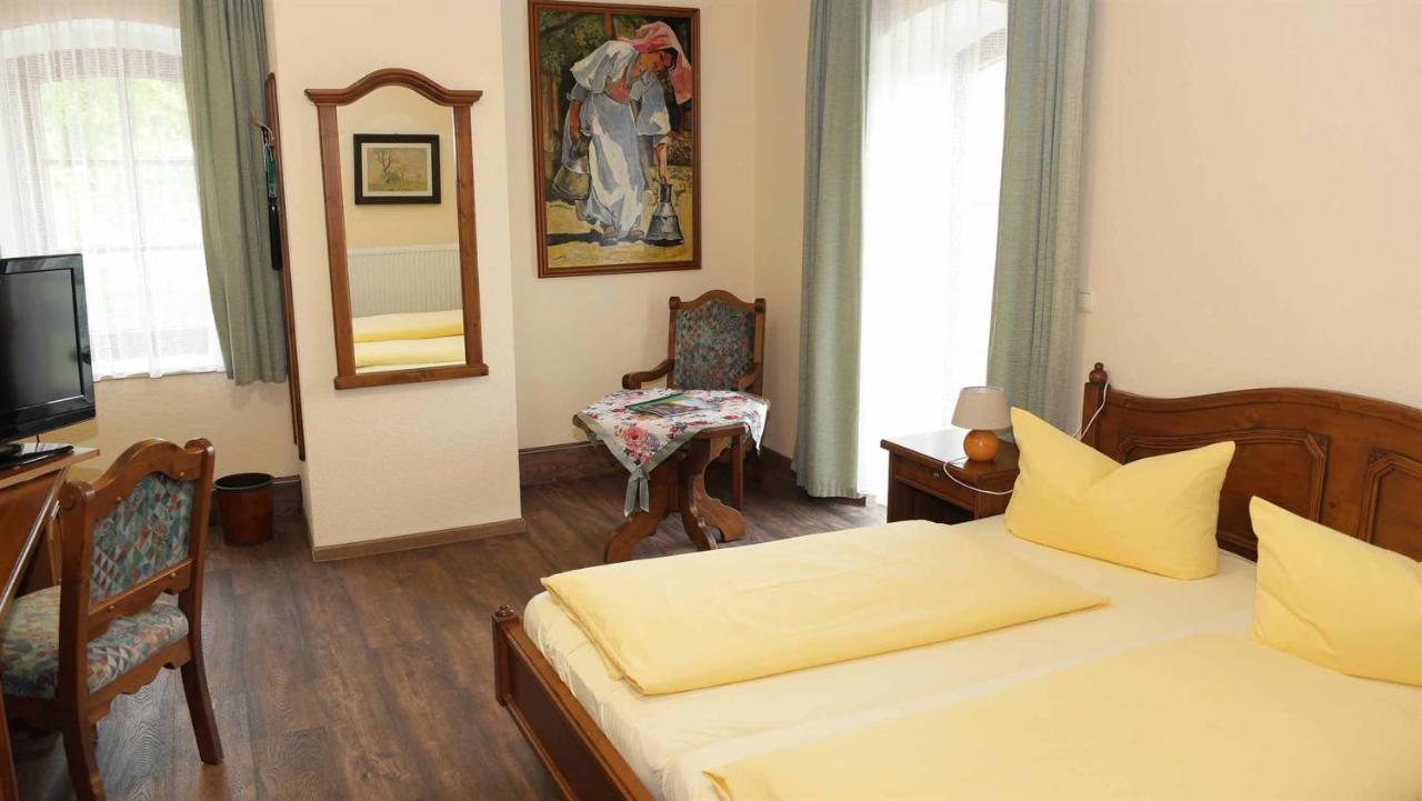 Hotel Und Restaurant Rittergut Kreipitzsch Naumburg  Ngoại thất bức ảnh