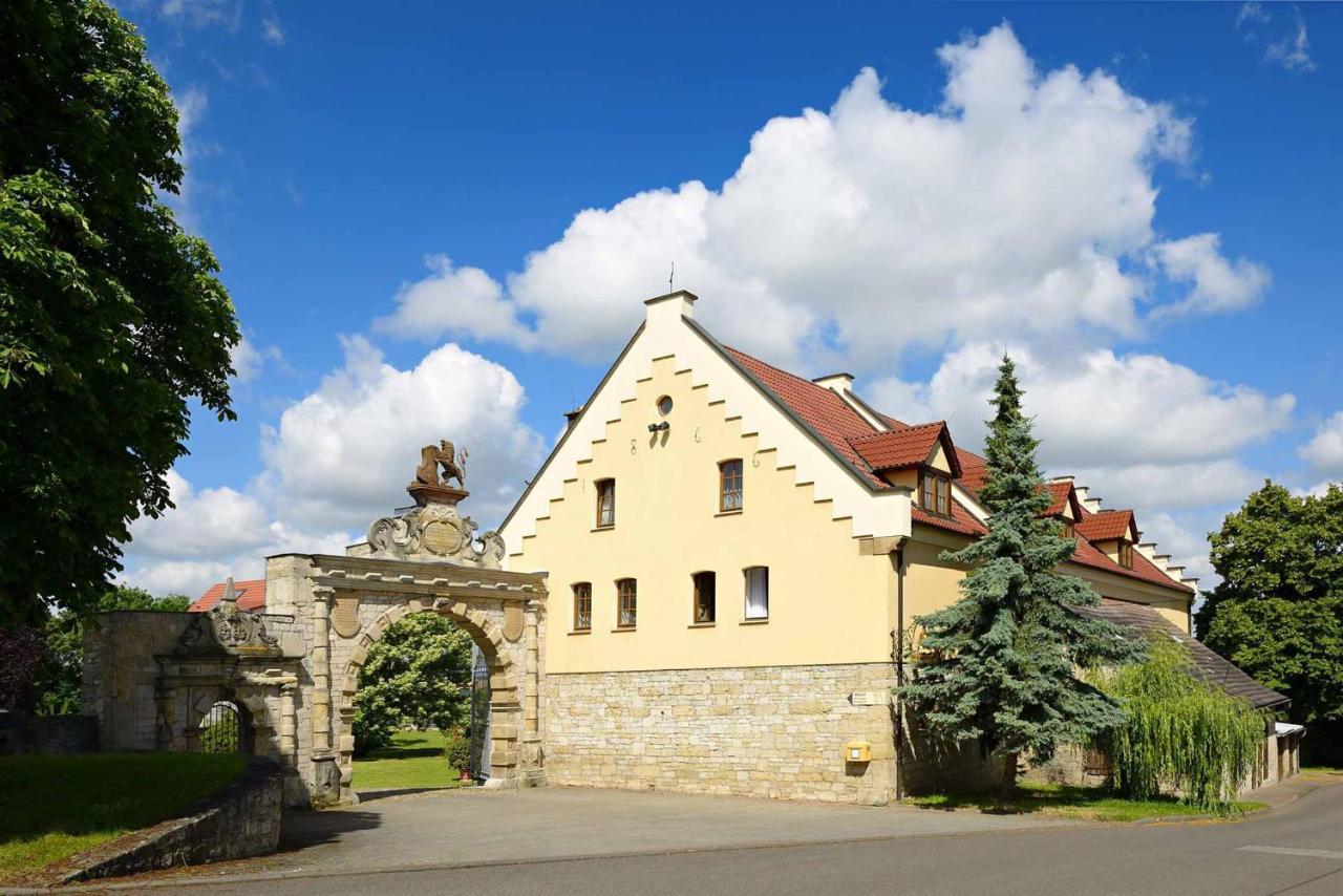 Hotel Und Restaurant Rittergut Kreipitzsch Naumburg  Ngoại thất bức ảnh
