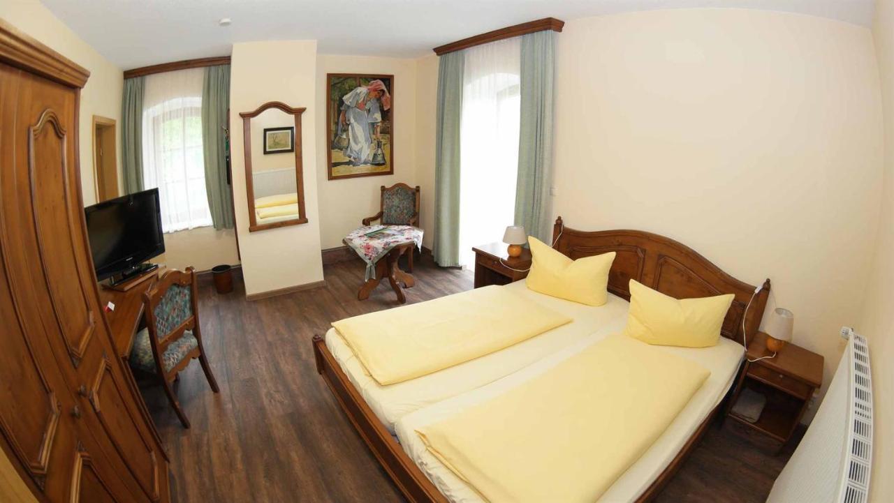 Hotel Und Restaurant Rittergut Kreipitzsch Naumburg  Ngoại thất bức ảnh
